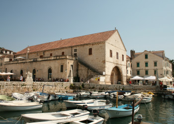 Набережная в Хвар, Хорватия. Фото 12 – фотографии Хорватии