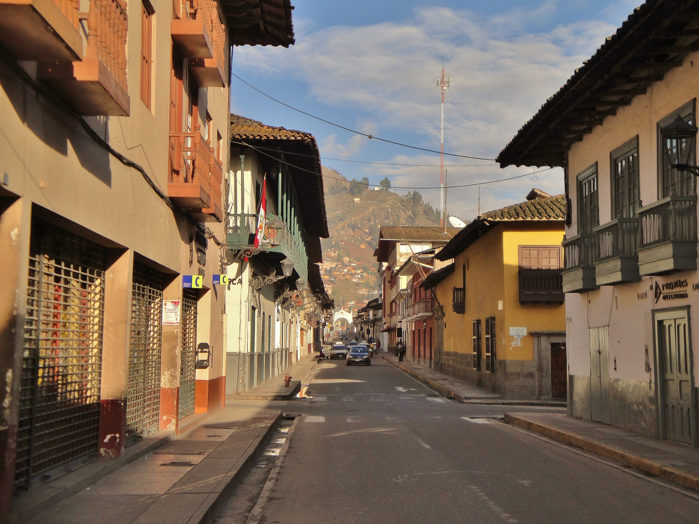 Улицы Кахамарки – фотографии Перу