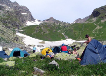 Туристы в Домбае, Россия. Фото 1 – фотографии России