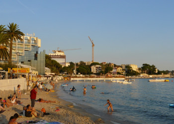 Пляж в Жуан-ле-Пен, Франция. Фото 8 – фотографии Франции