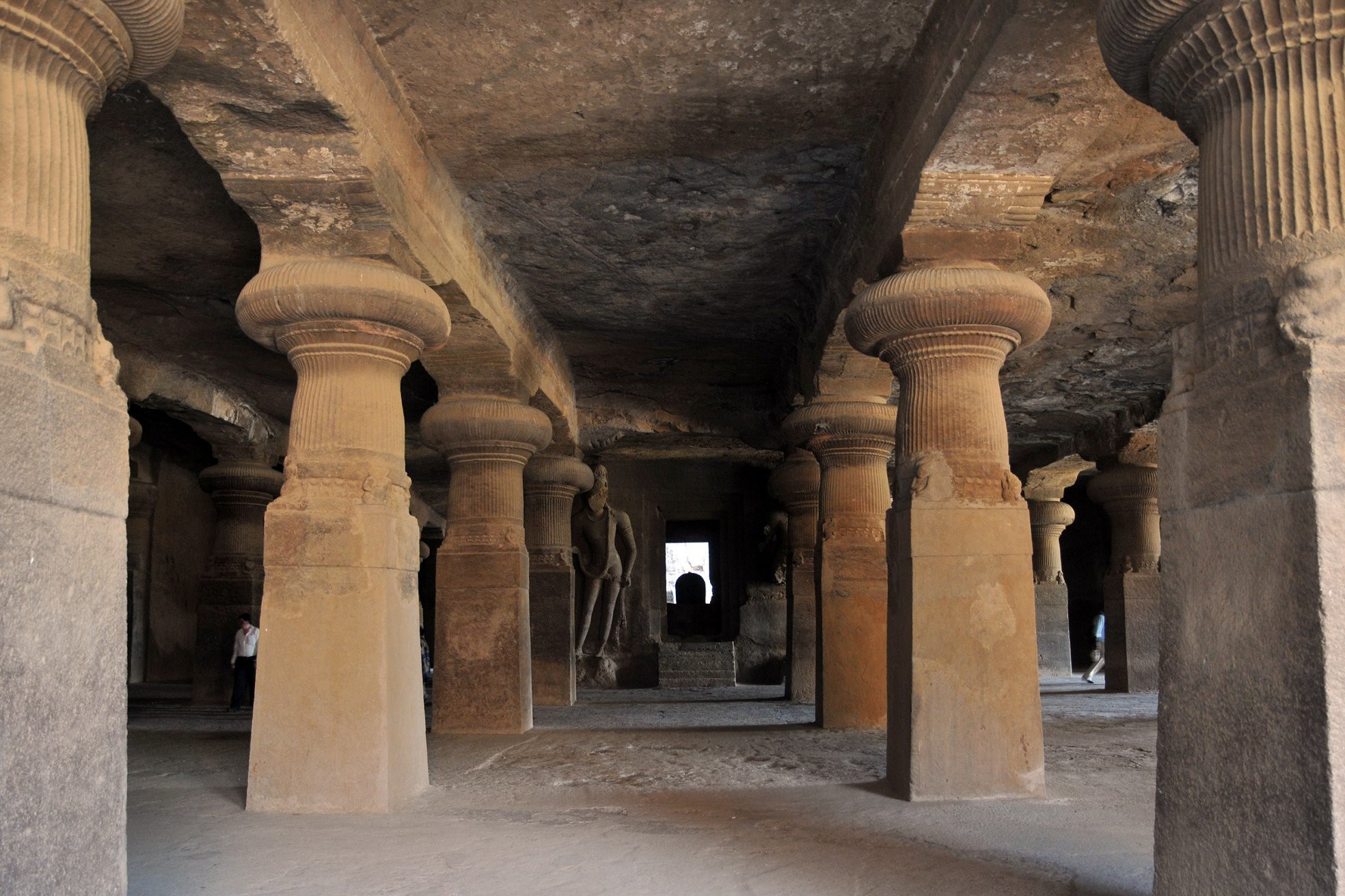 Пещерный храм на острове Элефанта – фотографии Индии