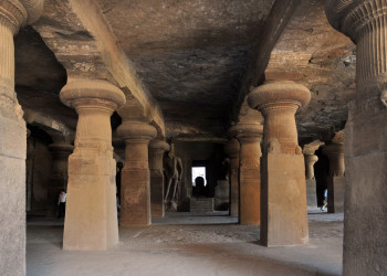 Пещерный храм на острове Элефанта – фотографии Индии