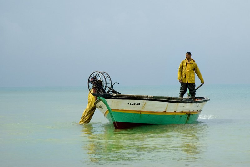 Рыбак в Северном Тунисе – фотографии Туниса
