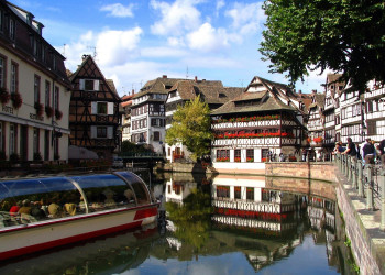 Теплоход в Страсбурге, Франция – фотографии Франции