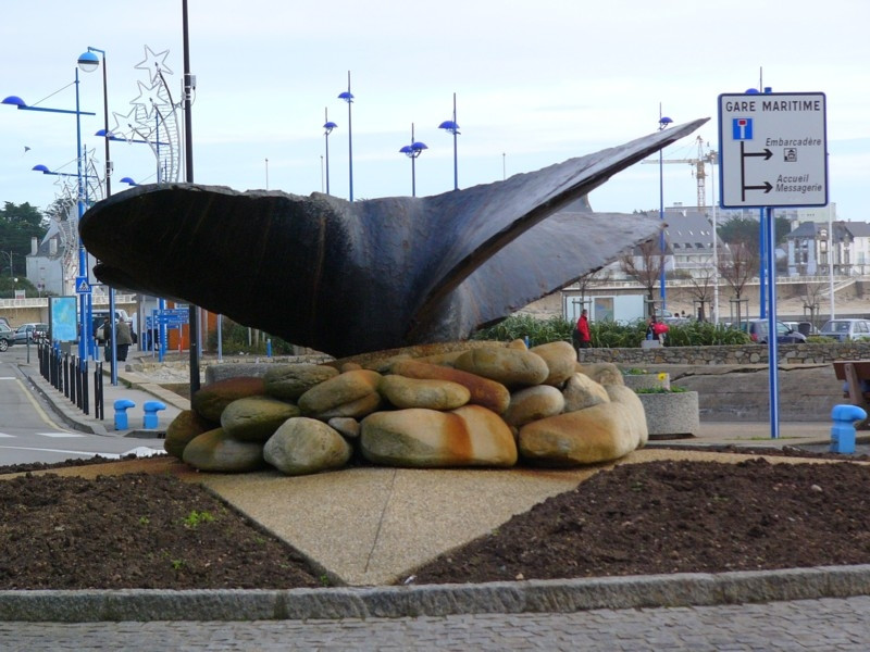 Скульптура в Кибероне, Франция – фотографии Франции