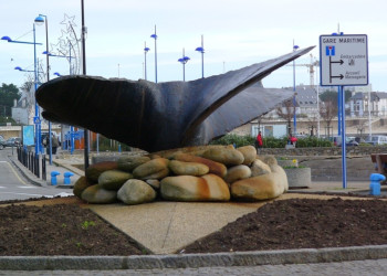 Скульптура в Кибероне, Франция – фотографии Франции