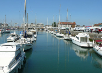 Яхты и катера в Довиле, Франция. Фото 1 – фотографии Франции