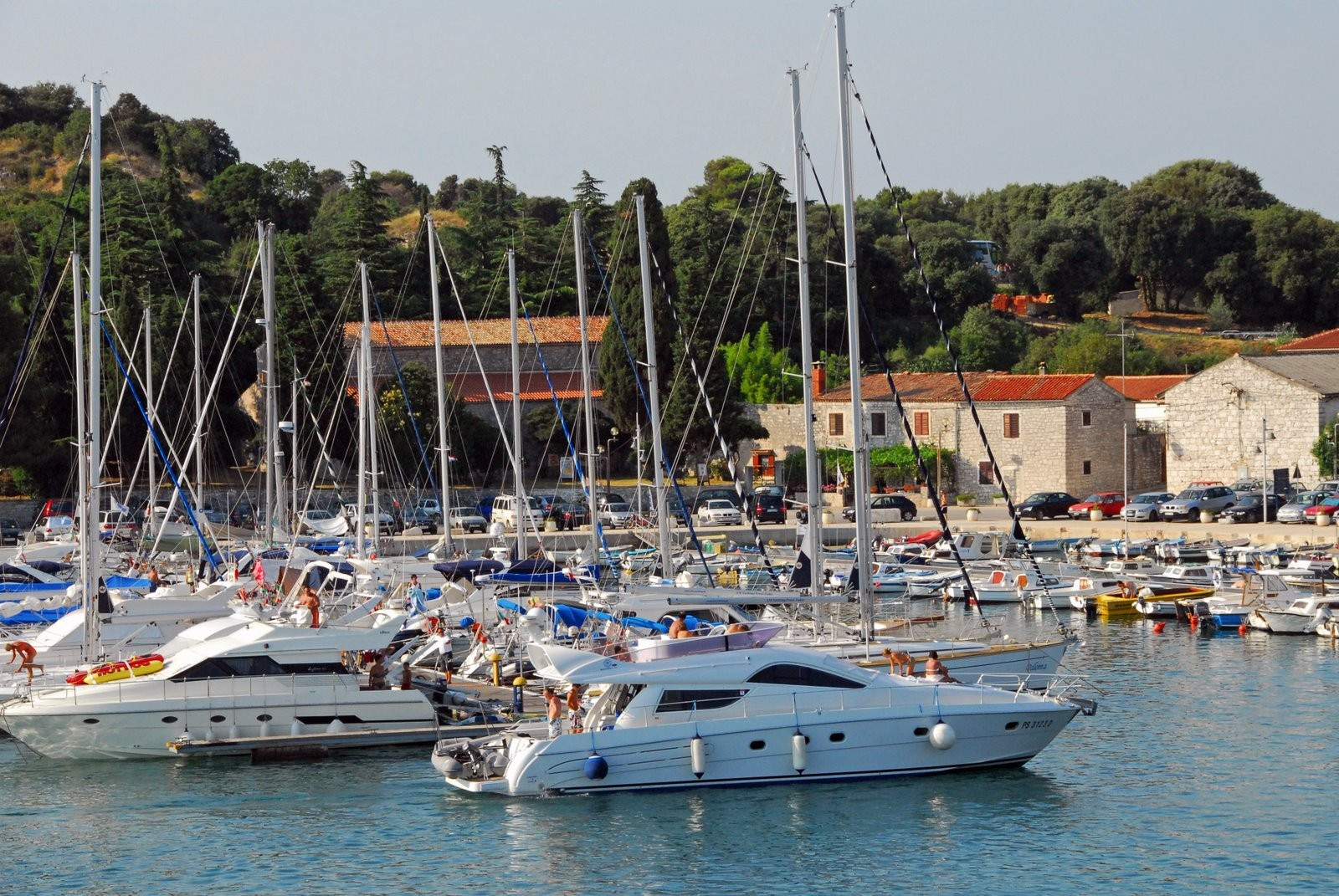 Яхты и катера в Врсаре, Хорватия. Фото 1 – фотографии Хорватии