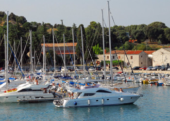 Яхты и катера в Врсаре, Хорватия. Фото 1 – фотографии Хорватии