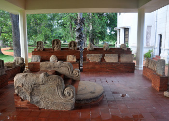 Археологический музей в Анурадхапуре, Шри-Ланка – фотографии Шри-Ланки