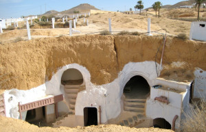 Матмата — небольшой бербероязычный в Тунисе – фотографии Туниса