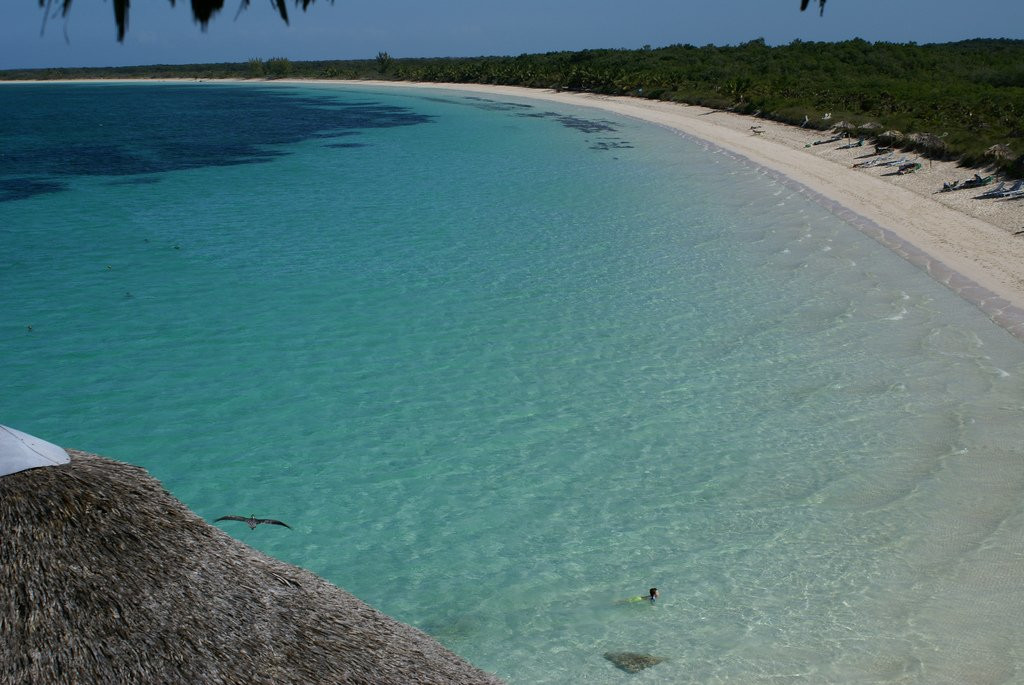 Побережье в Кайо-Лас-Брухас, Куба – фотографии Кубы