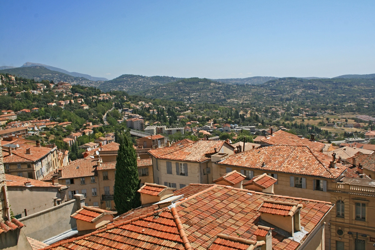 Крыши домов в Грассе, Франция. Фото 7 – фотографии Франции