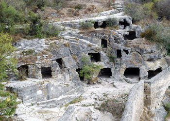 Крепость Чуфут-Кале, Бахчисарай, в Крыму – фотографии России