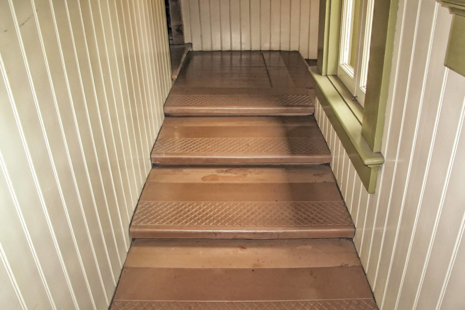 Дом Винчестеров №525 на Винчестер-бульваре в США – фотографии США