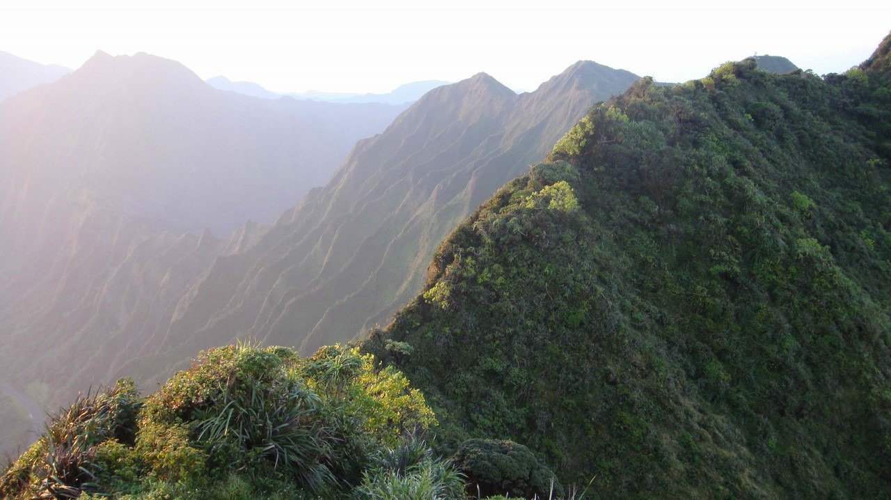 Тропа Хайку (Haiku Stairs), Гавайские острова, США – фотографии США