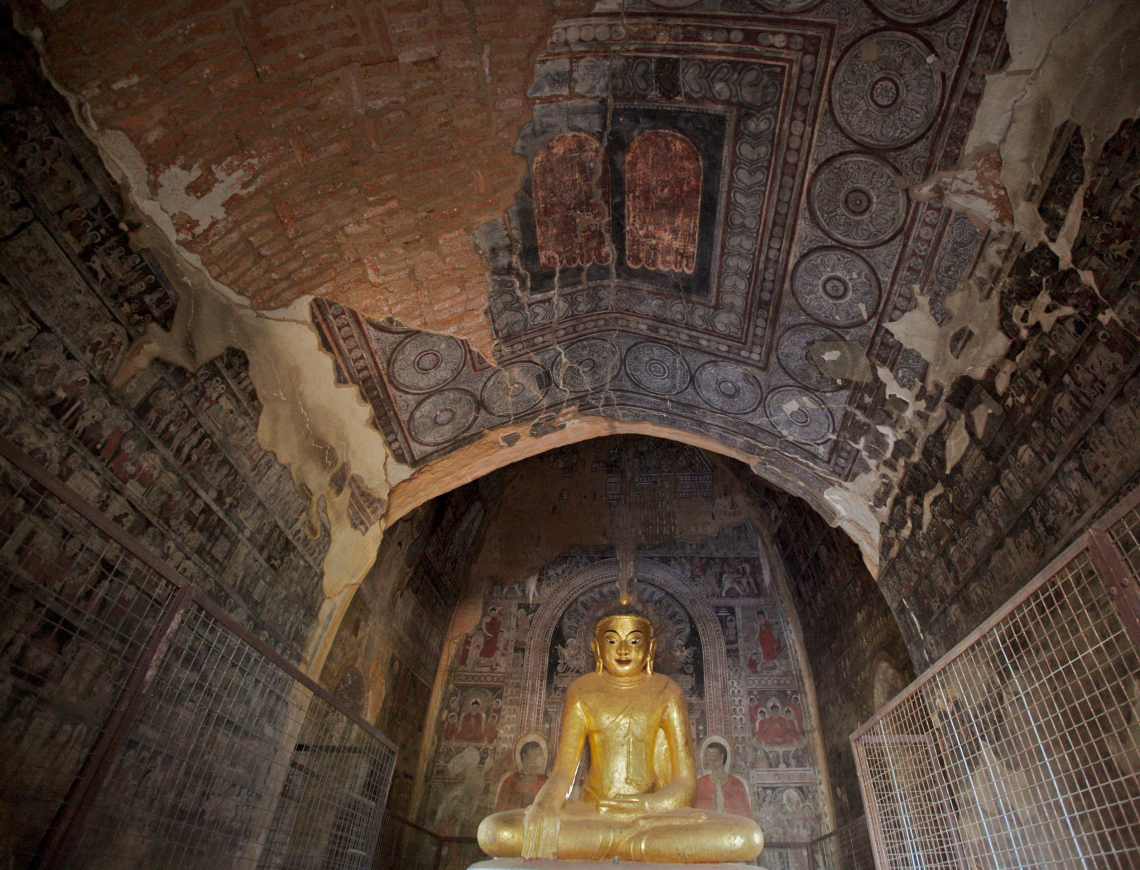 Буддийский храм Ананда в городе Баган – фотографии Мьянмы