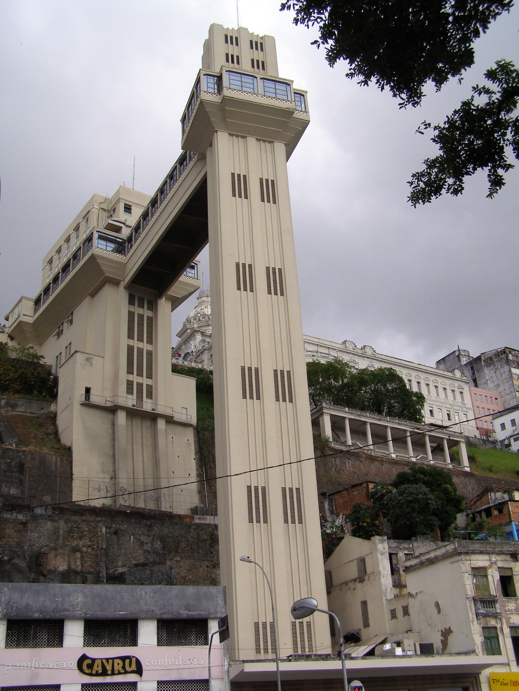 Лифт Ласерда (Elevador Lacerda) в Салвадоре – фотографии Бразилии