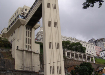 Лифт Ласерда (Elevador Lacerda) в Салвадоре – фотографии Бразилии