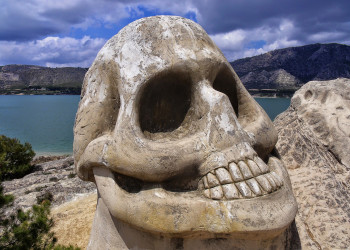 Путешественники могут исследовать отношения между скульптурой и природой на Дорога Ликов в Испании – фотографии Испании