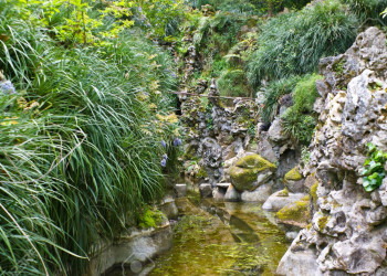 Одна из самых захватывающих частей усадьбы Кинта да Регалейра находится под землей – пара колодцев – фотографии Португалии