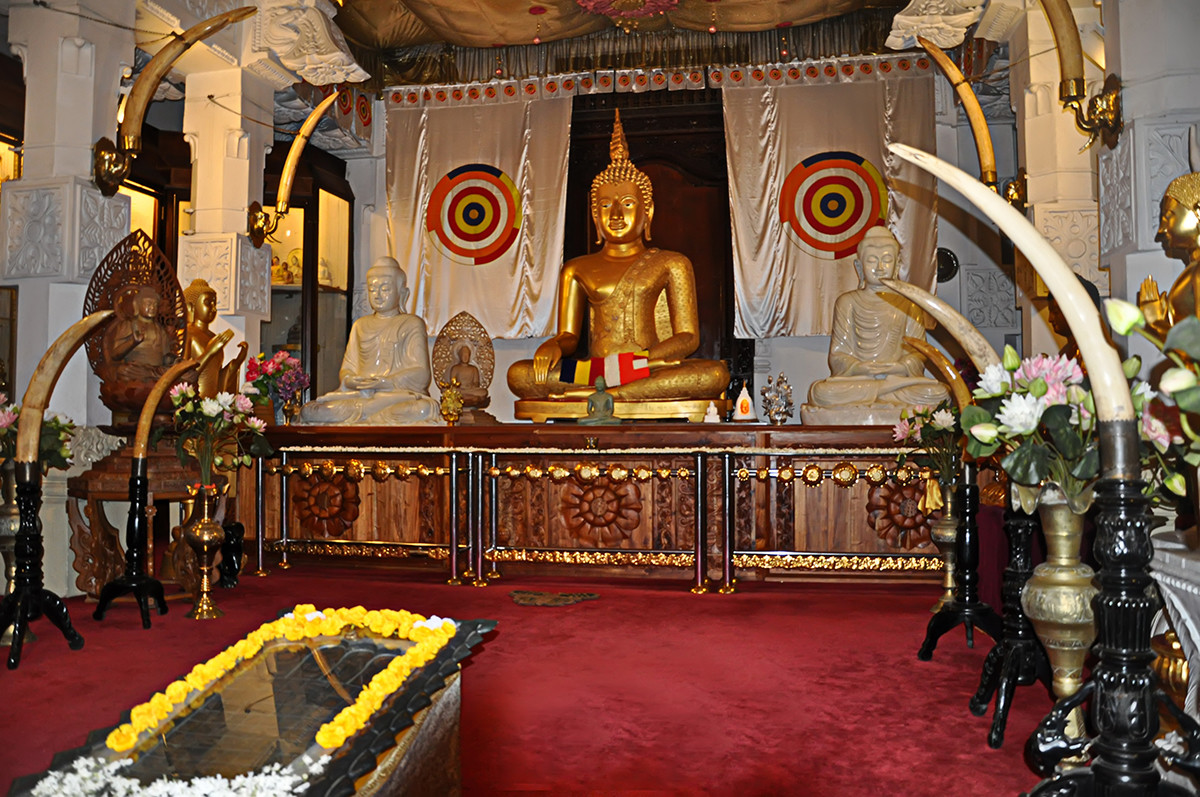 Храм Зуба Будды, также известный как Шри Далада Малигава. Фото 9 – фотографии Шри-Ланки