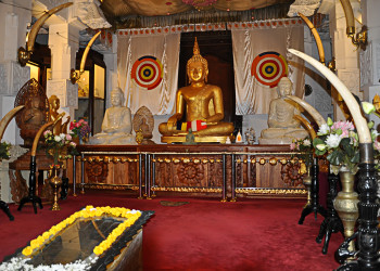 Храм Зуба Будды, также известный как Шри Далада Малигава. Фото 9 – фотографии Шри-Ланки