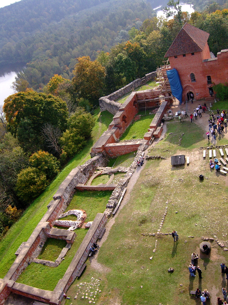 Турайдский замок в центральной Латвии в Сигулде – фотографии Латвии