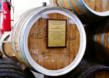 Бочка коньяка Путина – фотографии Армении