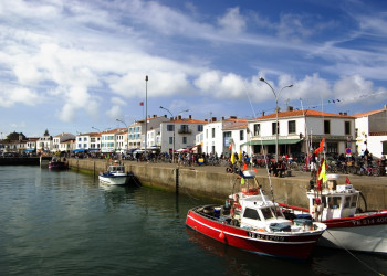 Набережная в Иль-Дье, Франция. Фото 1 – фотографии Франции