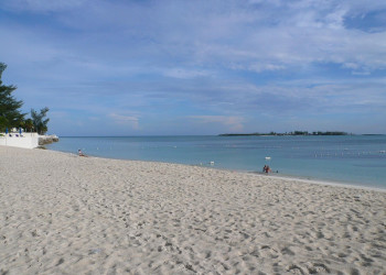 Пляж  в Нью-Провиденс, Багамские острова. Фото 9 – фотографии Багамских островов