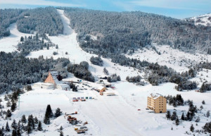 Вид на отель Adria Ski, курорт Купрес, Босния – фотографии Боснии и Герцеговины