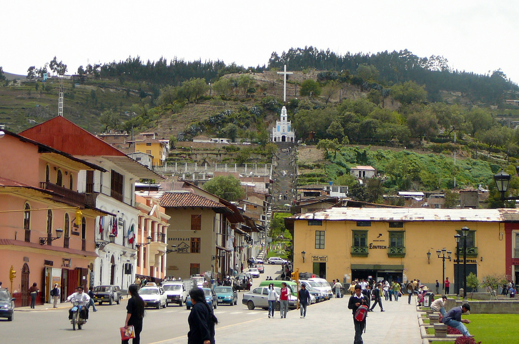 Площадь в Кахамарке – фотографии Перу