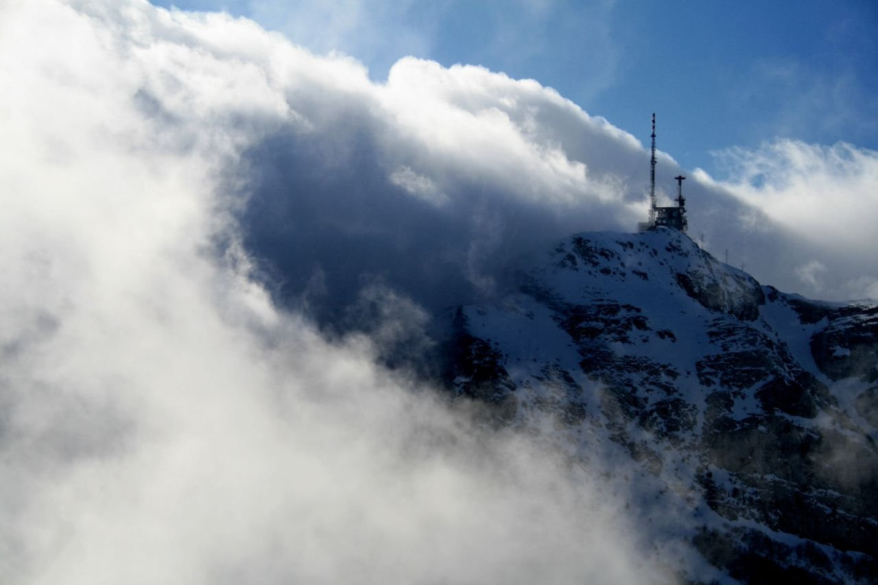 Облака в Ловчен, Черногория – фотографии Черногории