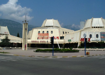 Площадь в Бар, Черногория – фотографии Черногории