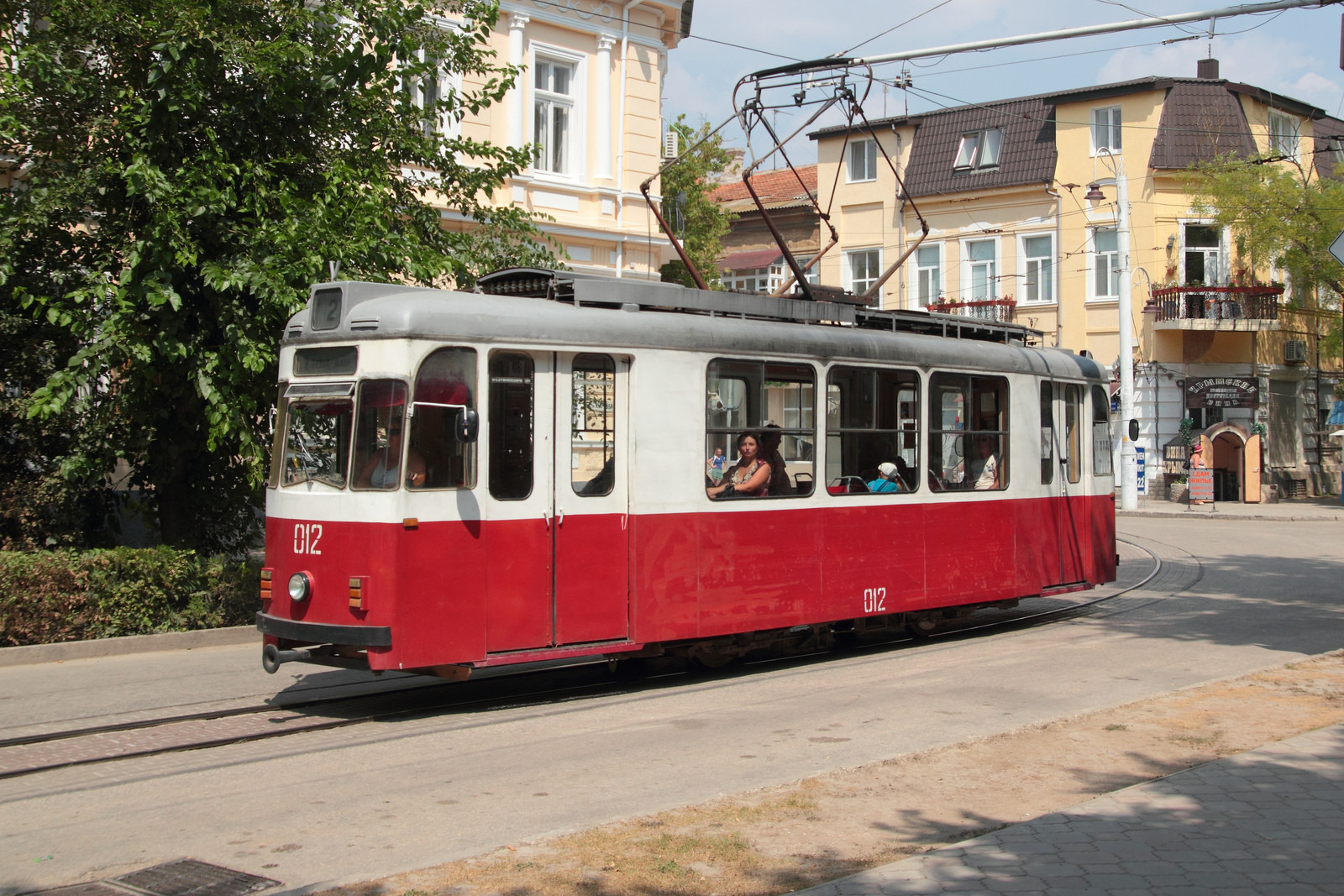 Трамваи на улицах Евпатории, Крым – фотографии России