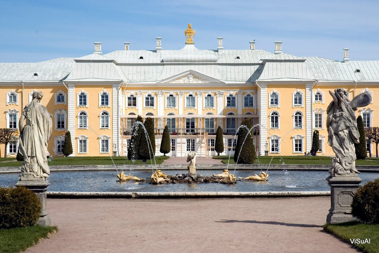 Дворец в Петергофе, Россия – фотографии России