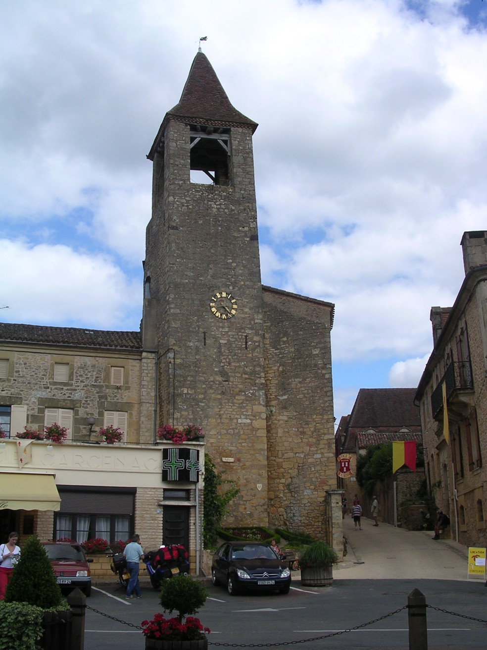 Улица в Бельве, Франция. Фото 6 – фотографии Франции