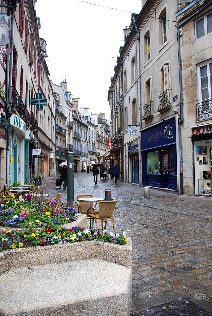 Улица в Дижоне, Франция. Фото 6 – фотографии Франции