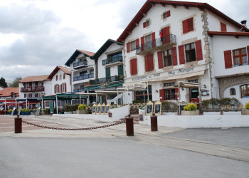 Рестораны в Сибуре, Франция – фотографии Франции