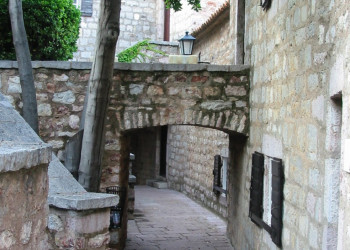 Дома в Святой Стефан, Черногория. Фото 30 – фотографии Черногории