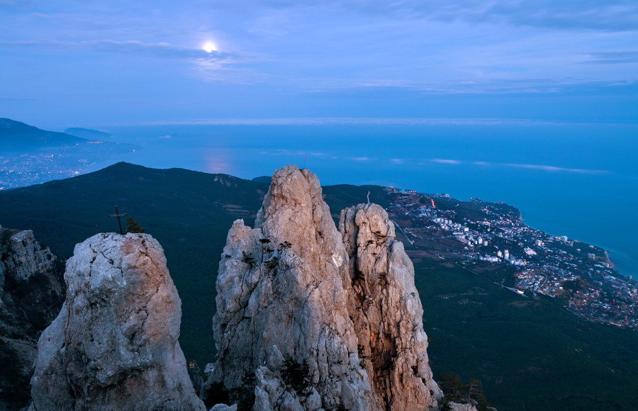 Гора Ай-Петри в вечернее время – фотографии России