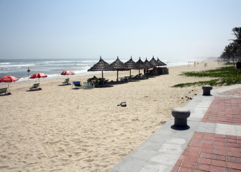 Протяжённый пляж Дананга – фотографии Вьетнама