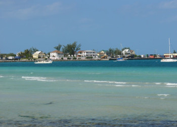 Яхты и катера на острове Эльютера, Багамские острова – фотографии Багамских островов