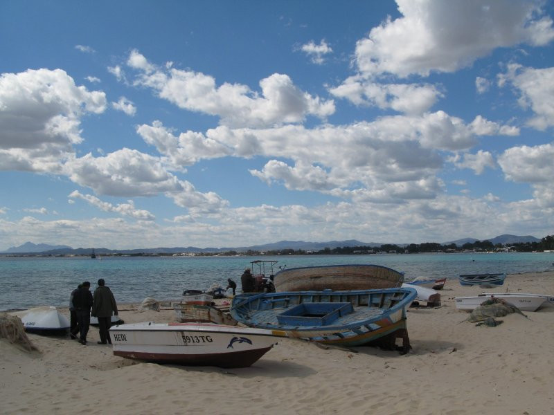 Лодки на пляже, Северный Тунис. Фото 12 – фотографии Туниса