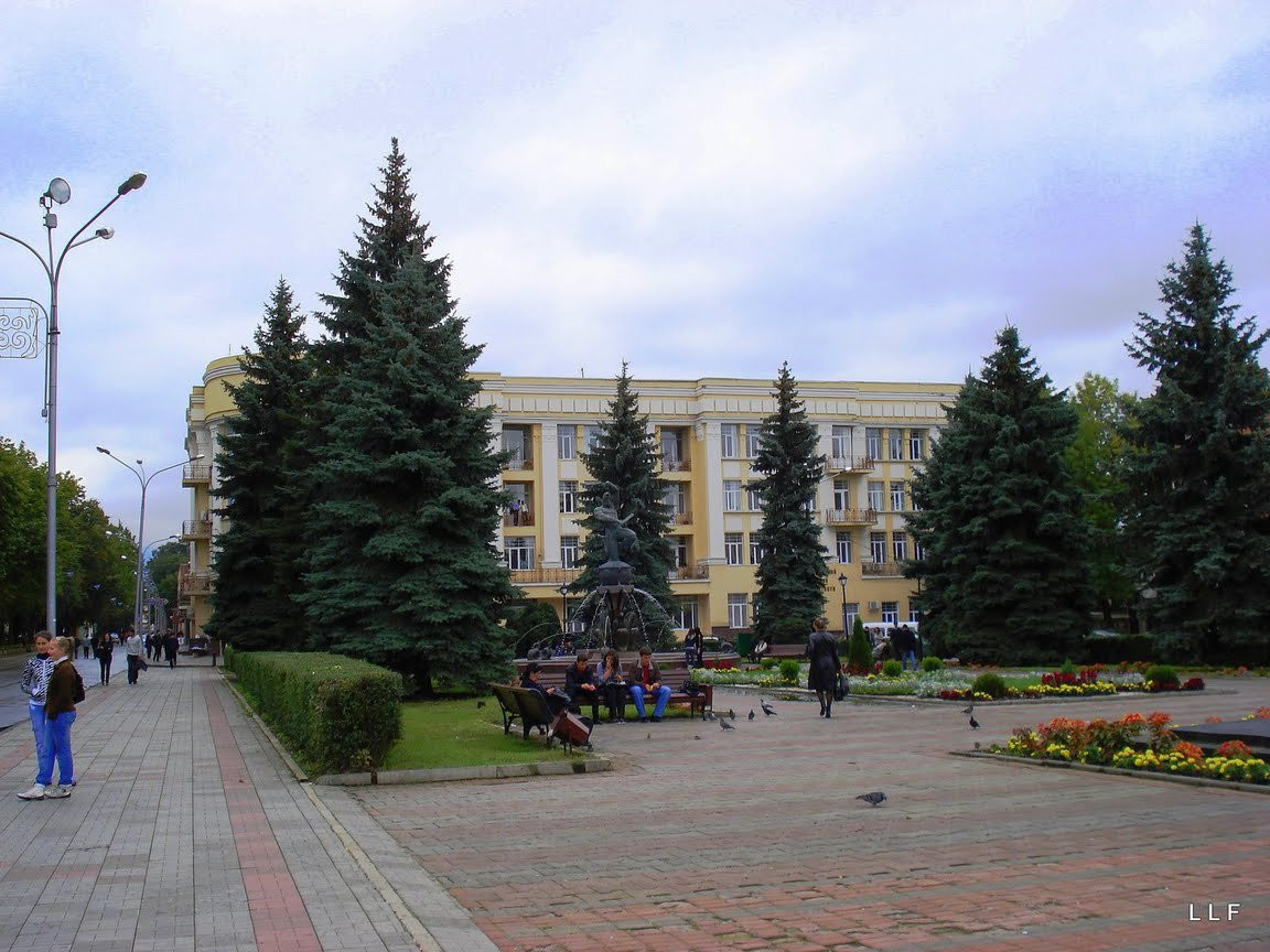 Сквер в Владикавказе, Россия. Фото 2 – фотографии России