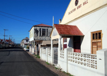 Улицы и Дома в Трилони, Ямайка – фотографии Ямайки