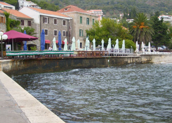 Набережная в Петровац, Черногория. Фото 19 – фотографии Черногории