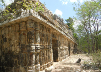 Древний город в Сайиль, Мексика – фотографии Мексики