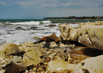 Скала в Умаге, Хорватия. Фото 1 – фотографии Хорватии